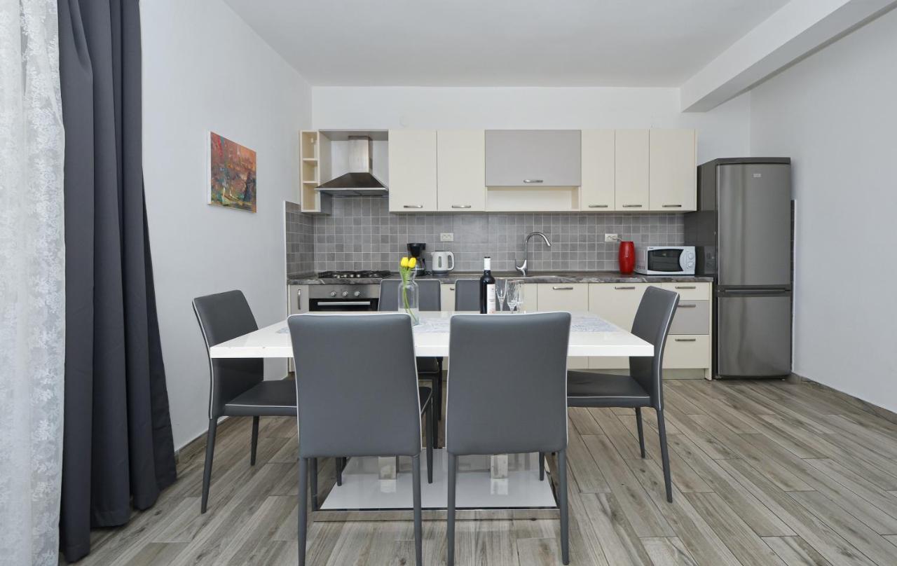 Apartments Luciano Seget Vranjica Exterior photo
